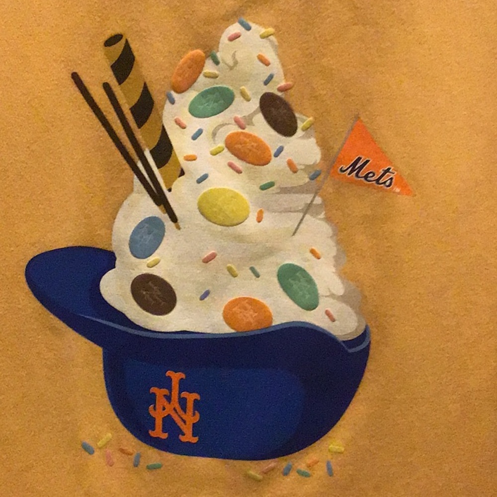 New Era NY Mets t-shirt ice cream helmet